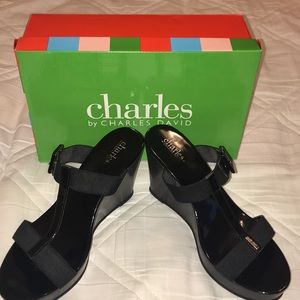 Charles David black stretch wedge!